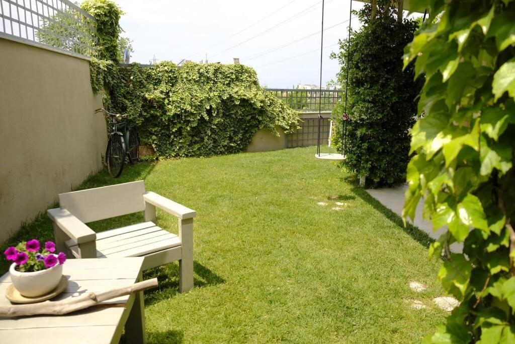 Apartment With Garden In Thessaloniki. Exteriér fotografie