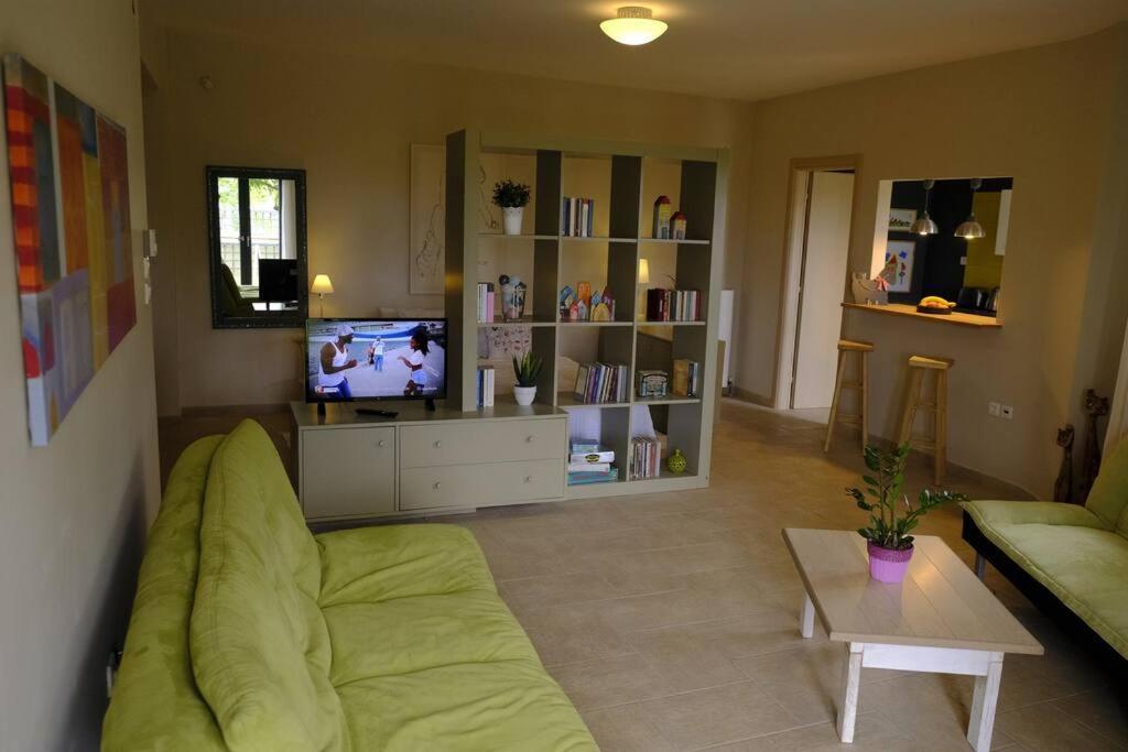 Apartment With Garden In Thessaloniki. Exteriér fotografie