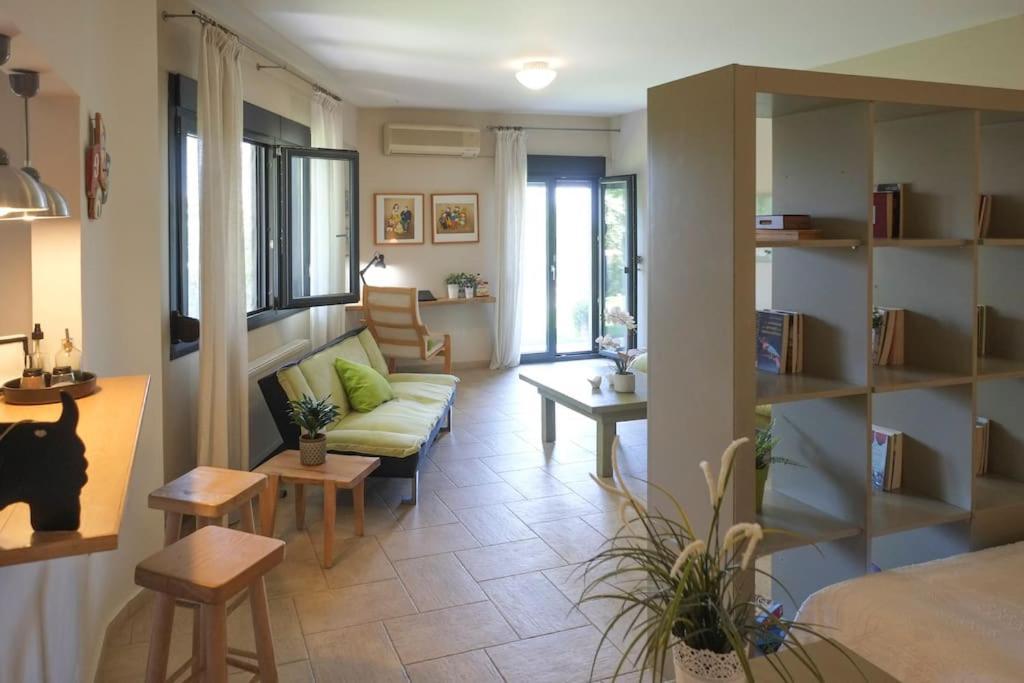 Apartment With Garden In Thessaloniki. Exteriér fotografie