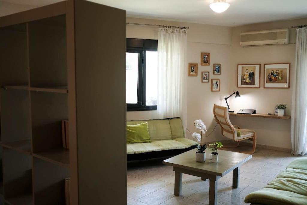 Apartment With Garden In Thessaloniki. Exteriér fotografie